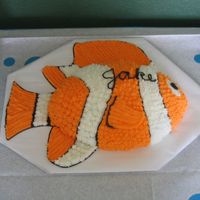 Famous Clown Fish I used a football pan for this one and added the fins to the cake board. My son loved it.