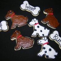 Doggies! I made these as a thank you to the kennel where we board our Chocolate Lab since they take such good care of her.