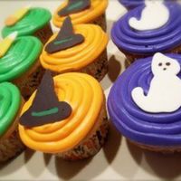 Halloween Cupcakes Buttercream frosting with chocolate decorations.
