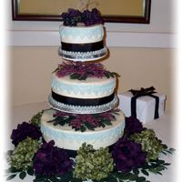 Johnson11-16-07.jpg This is a cake for my best friends vow renewal. I was so disappointed when we took the stand out of the box it was bent and we couldn'...