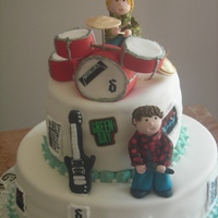 Rock'n Roll I made this cake for my kids. It is all made out of sugar.