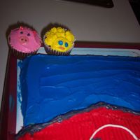 Pig And Chick Cupcakes These went along with the barn cake