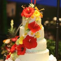 Hawaiian Themed Wedding Cake this is a bigger picture of the same wedding cake