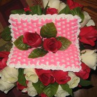 Flower Basket 2 layer basket w/ lid.Used the basket weaving method 2 color flrosingFlowers silk roses