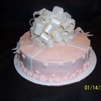 Fondant Bow I made this bow using the tutorial here on CC. Thanks a million to the author of the tutorial. This is my fiirst bow.