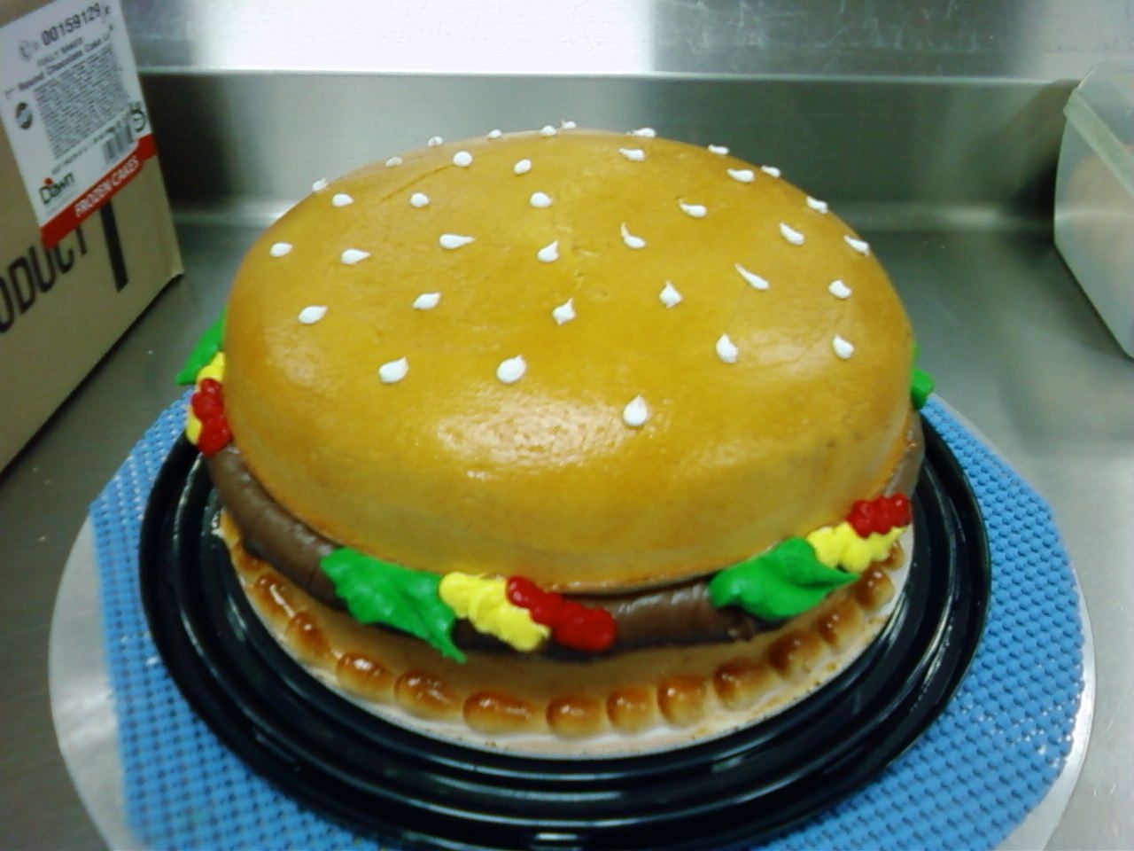 Quick And Easy Hamburger Cake just cake and buttercream icing
