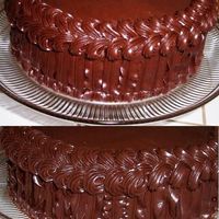 Practicing Border I've always liked decodelia's borders so that's how I got my inspiration for this cake.Gracias decodelia por decirme como...