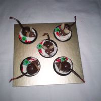 Christmas Mice (Aka 'not Even A Mouse') Inspired by Dale's Christmas Mice... voila my version with royal icing drop flower in green trimmed with red gel to represent a wreath...