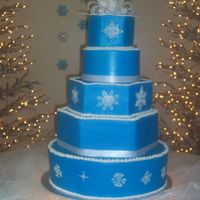 Winter Wedding I wasn't sure how this would turn out when the bride wanted a BLUE wedding cake. When all was said and done, I kind of liked it......