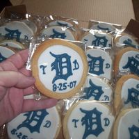 Wedding Favor Cookies I made 200 of these for a Bride & Groom who are huge Tigers fans. Groom's last name starts with a "D", so the logo was a...