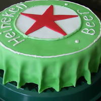 Beer Cap This is a beer bottle cap cake I made for my brothers 30th using fondant topping.