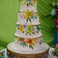 15Th Birthday Mi primer bizcocho para un 15th. Las flores son en az&uacute;car.