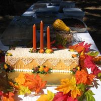 2005_-_Autumn_Cake_001.jpg I got this off the Wilton website.