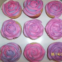 I Finally Did It! After trying and trying, I finally figured out how to make my cupcakes look like roses for cupcake bouquets! These are for my daughters...