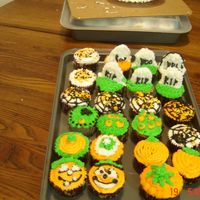 Halloween Cupcakes These cupcakes were done for my boyfriend to take to work. Everyone at the office loved them. Just was playing around with ides