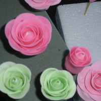 Gumpaste Roses My first gumpaste roses.