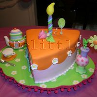 Olivia's Birthday Cake Side View This is the end of the slice of cake. I have a better discription on the front picture I posted.Thanks for looking!