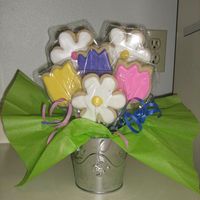 Flowers Cookie Bouquet Made for my supervisor at work for Admin Professionals Day. Plan to make one for my mom for Mother's Day as well. Penny's recipe...