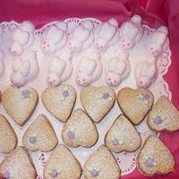 Baby_Shower.jpg Pink bunnies and heart biscuits with white ganache filling