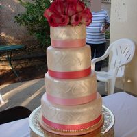 Pink_Pearl_Hearts_08-12-06_199.jpg Strawberry Cake with Fresh Strawberry Filling
