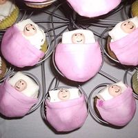 Wilton Babyshower Cupcakes This is a close up view of the Wilton babyshower cupcakes.