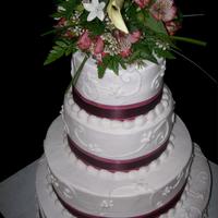 Round Wedding BC Icing with ribbon border