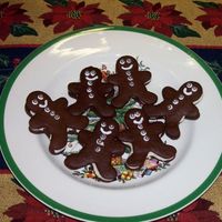 Chocolate Gingerbread Cremes Chocolate gingerbread cookies with cream filling