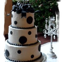 Black Bow This cake was done for a wonderful couple on their Christmas wedding.