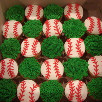 Baseball And Grass Cupcakes 