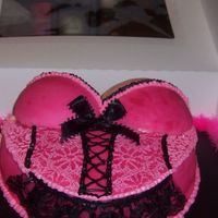 Booobiecake_004.jpg i used a technique that i have never tried before to do the lace. i thik it came out really good.