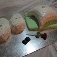Pyjama Party Bridal Shower When I was asked to do a bridal shower cake with a pyjama party theme, I immediately thought of lingerie. But my customer didn't want...