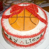 Basketball Ornament The mother wanted a simple cake combining basketball and Christmas.