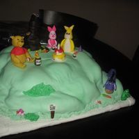 Es1.jpg Vanilla and strawberry cake with vanilla buttercream for a friends daughters 1st birthday