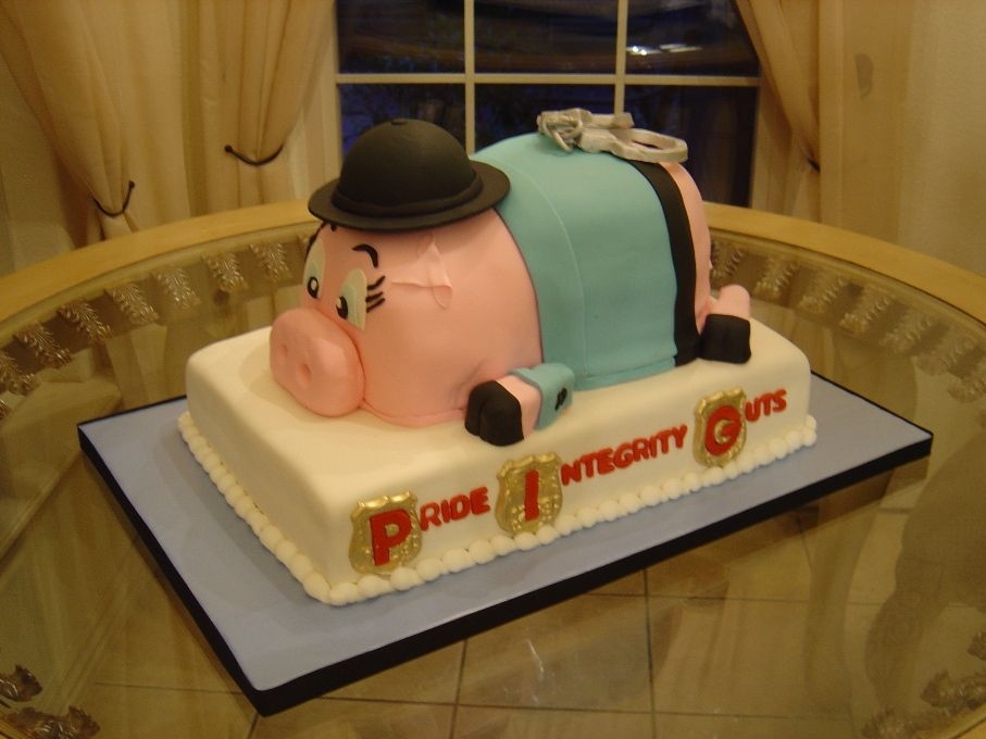 Police Pig This cake was for my husband who is a police officer.