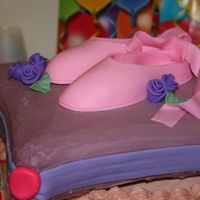 Ballet Slippers For my DD's 5th birthday I tried to incorporate several ideas that I got from this wedsite into one cake;including the pillow cake and...