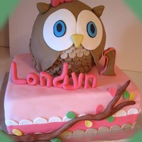 1St Birthday This cake was made to match the plates and cups the customer had found for her daughter's 1st birthday.