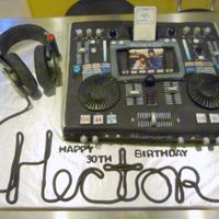 Ipod Mixer Deck This was by far the most difficult... and most fun (!) cake I've ever done. This is a 30th birthday cake for a guy who is a DJ. It&#...