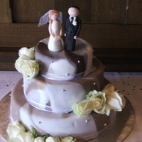 Marbled Icing With Fresh Roses 