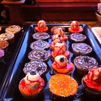 Eyeballs & Spiderweb's Cupcakes for Halloween-Eyeballs and spider webs