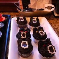 Bat/wolf Is it a bat is it a wolf-YesHalloween cupcakes