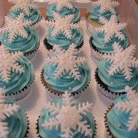 Snowflake Cupcakes I used the snowflake cutter.