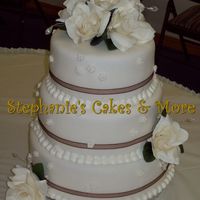 Fondantflowers Simple Designs with small Fondant Flowers.