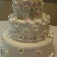 020.jpg This is a wedding from today. I really liked it and wanted to share. Lemon chiffon, citrus buttercream filling and frosting with a lemon...