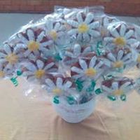 Gingerbread Daisy Boquet Gingerbread with royal icing