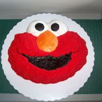 Lynnlees_2Nd_Birthday_008.jpg This is my 1st birthday cake. This is the 2nd cake I've made. It's for my daughter's 2nd birthday.