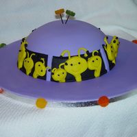 Alien Space Ship - Debbie Brown Design My attempt at one of Debbie Brown's cakes from "50 Easy Party Cakes". I think the woman is a genius and her directions are...