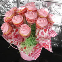 Valentine Cupcake Bouquet Mini cupcakes with buttercream.