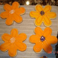 Pictures_10-05_44664421.jpg flower cookies-NFSC with MMF abd galze details-