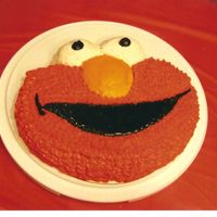 Elmo Character Cake Keri loved elmo; so, I made an easy character cake for her 2nd B/day