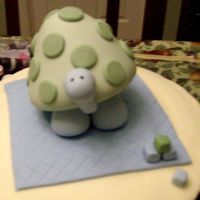 Baby Turtle Gumpaste turtle for a baby shower cake.